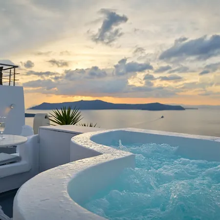 Trieris & Fira (Santorini)
