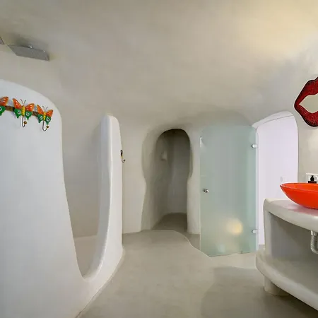 Trieris & Fira (Santorini)