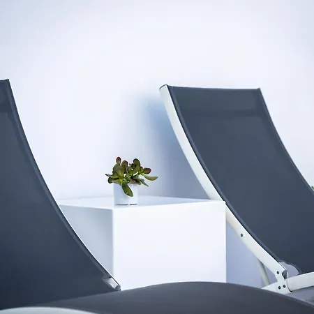 Trieris & * Fira (Santorini)