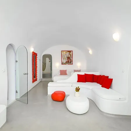 Trieris & Fira (Santorini)