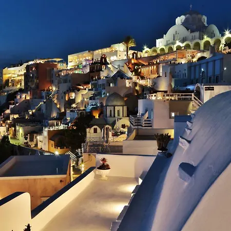 Villa Trieris & Fira (Santorini)